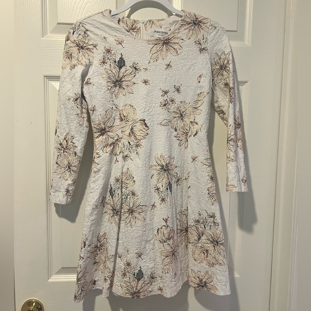 PINKYOTTO White Floral Dress Size Medium